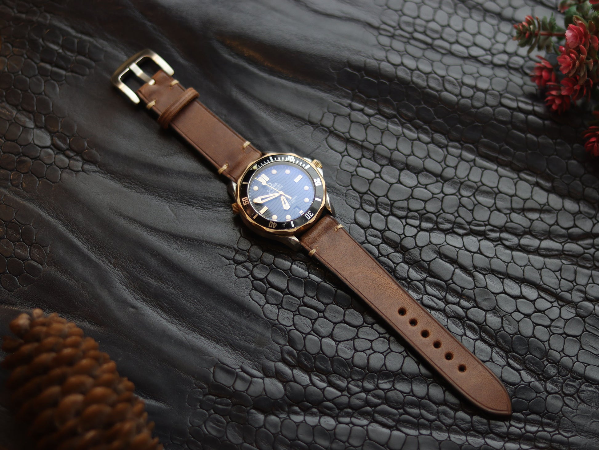 LEATHER STRAPS  COFFEE BROWN (BEACH) MINIMAL STITCHED GRIP LEATHER GOODS