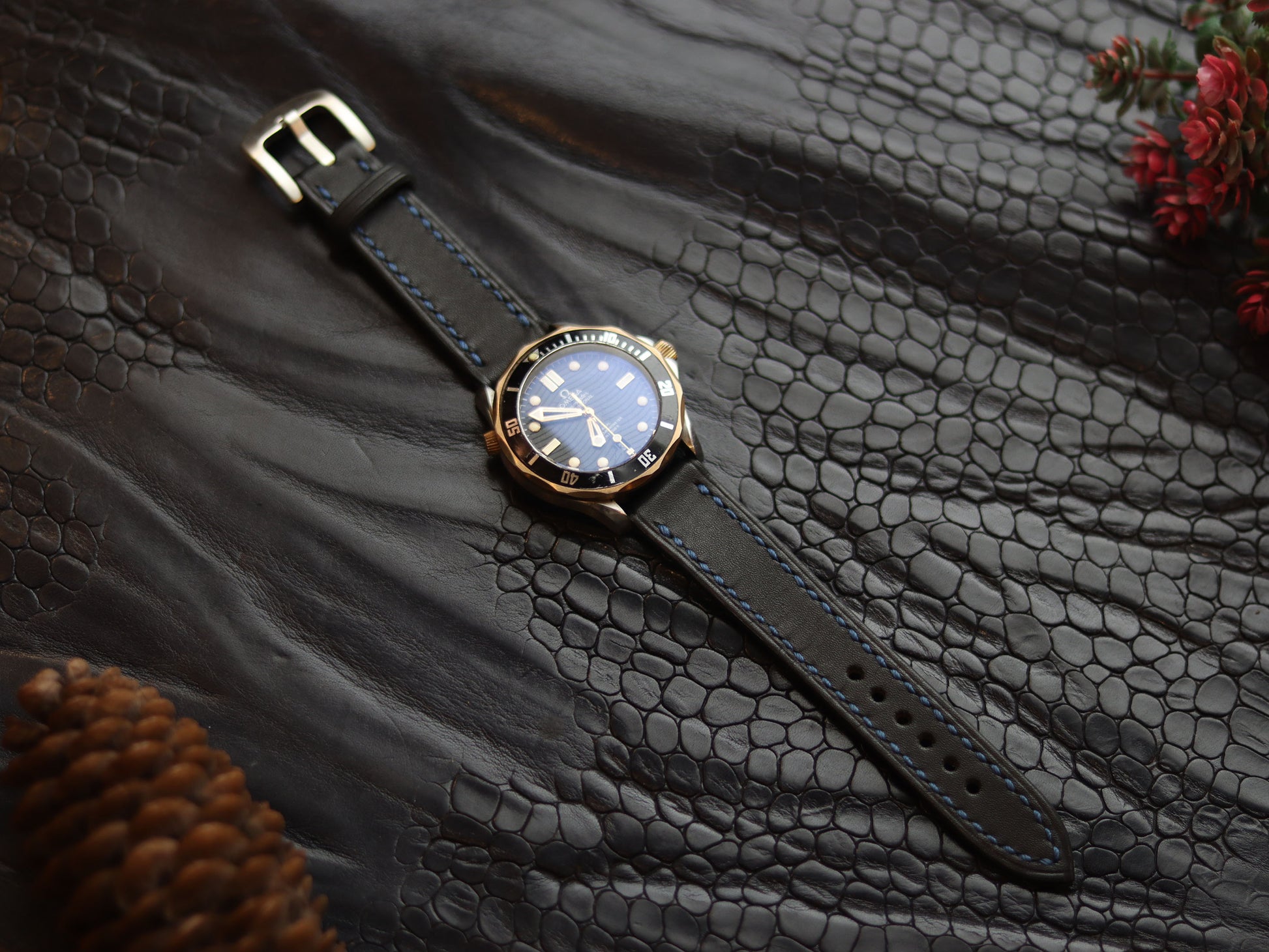 STRAPS GRIP LEATHER GOODS