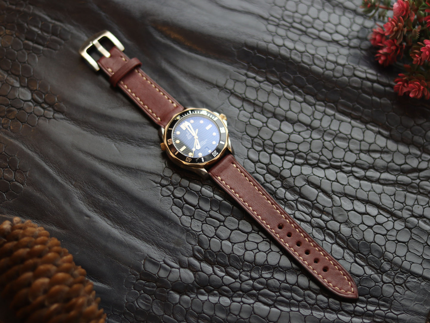 LEATHER STRAPS VINTAGE RED (BEACH)  FULL STITCHED GRIP LEATHER GOODS