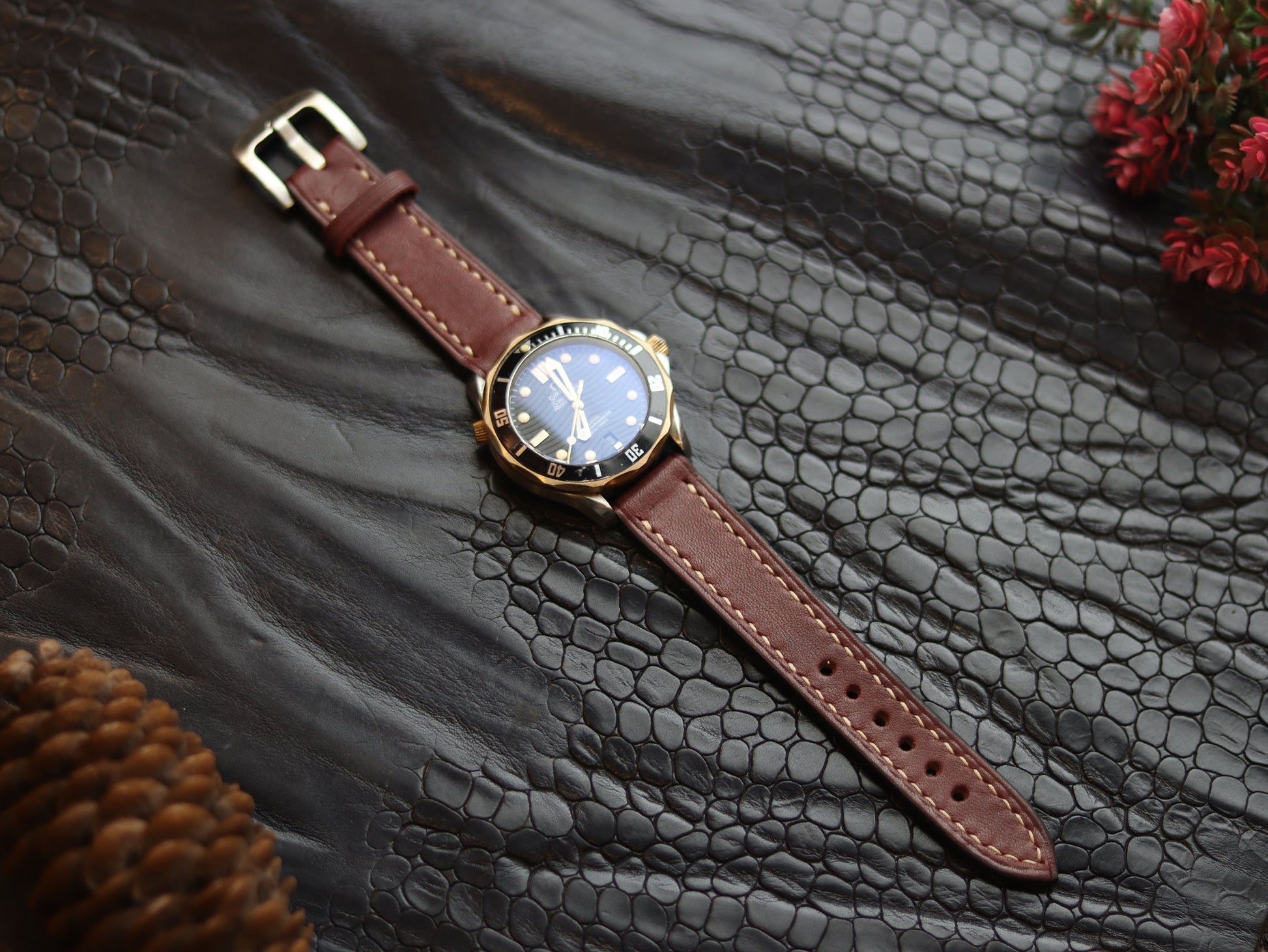 LEATHER STRAPS VINTAGE RED (BEACH)  FULL STITCHED GRIP LEATHER GOODS