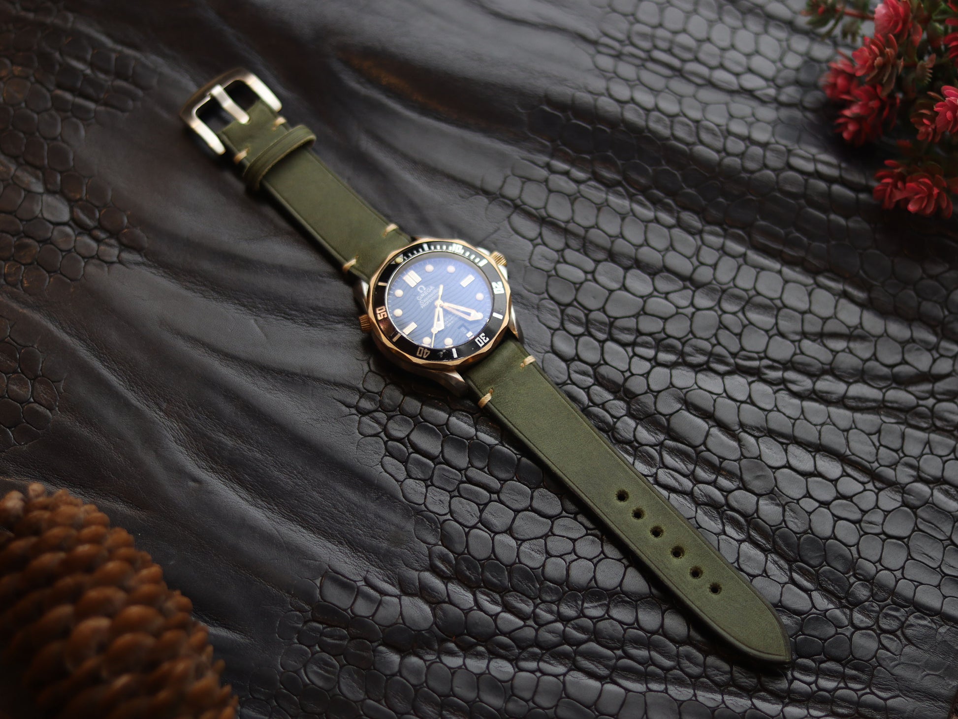 LEATHER STRAPS EMERALD GREEN (BEACH)  MINIMAL  STITCHED GRIP LEATHER GOODS