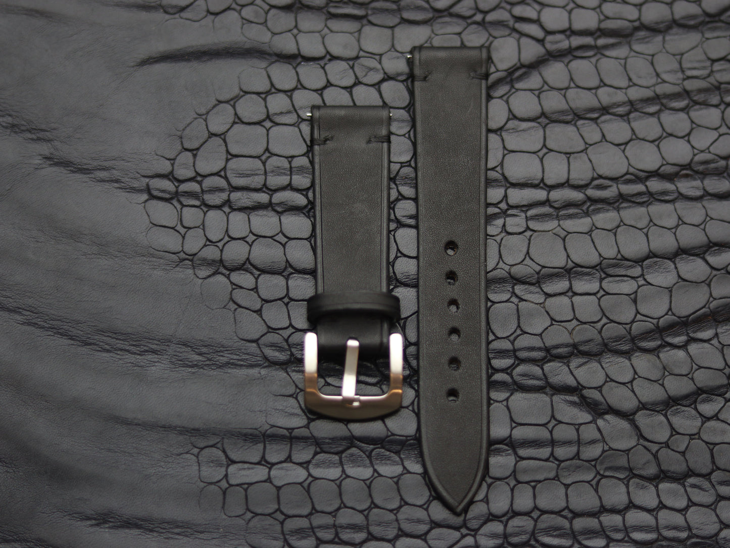 LEATHER STRAPS MATTE  BLACK (BLACK) MINIMAL STITCHED GRIP LEATHER GOODS