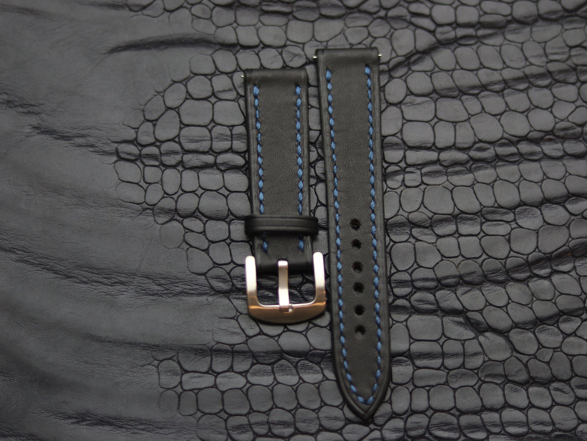 STRAPS GRIP LEATHER GOODS