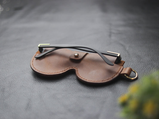 MINIMAL SUNGLASSES CASE  COFFEE BROWN 01 GRIP LEATHER GOODS