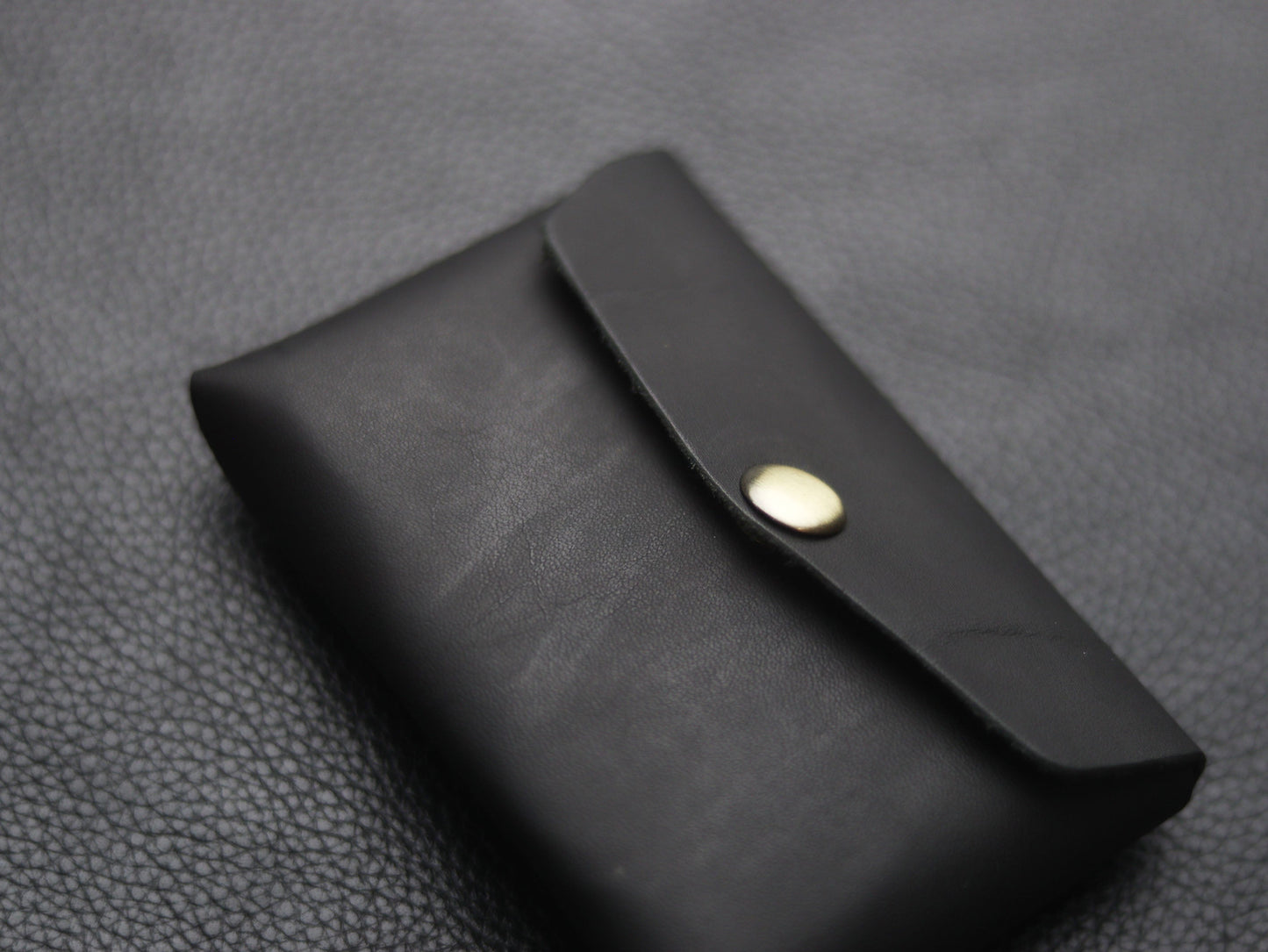 Stitchless minimalist Leather wallet & cardholder Ebony black grip