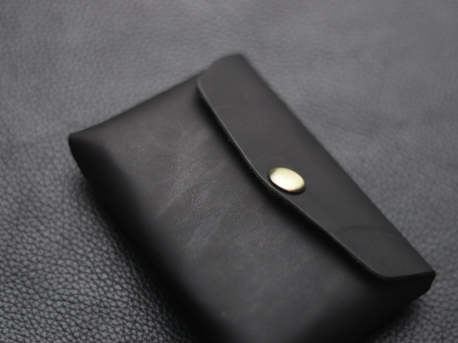 Stitchless minimalist Leather wallet & cardholder Ebony black grip