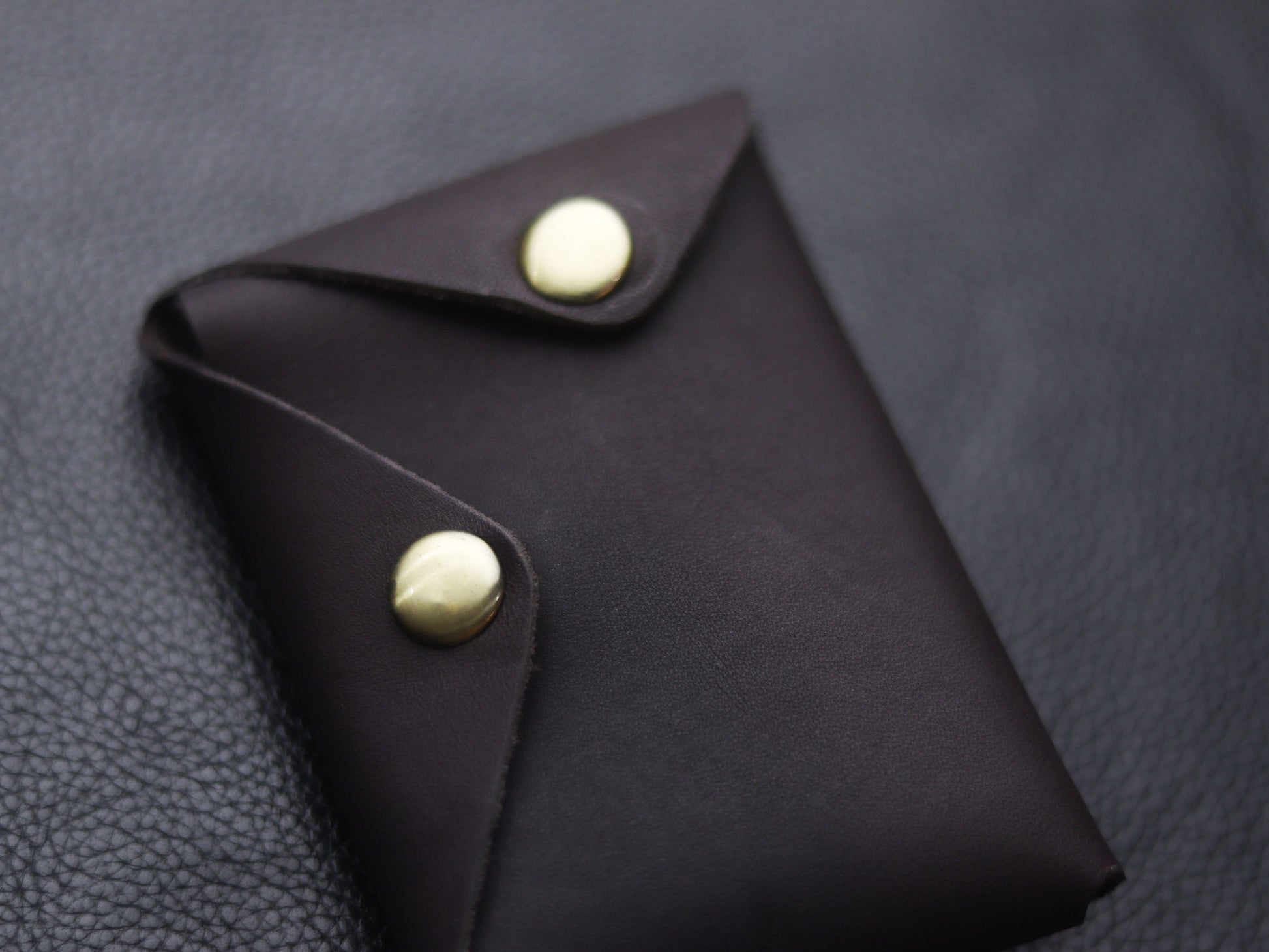 Stitchless minimalist Leather wallet & cardholder Deep Purple grip