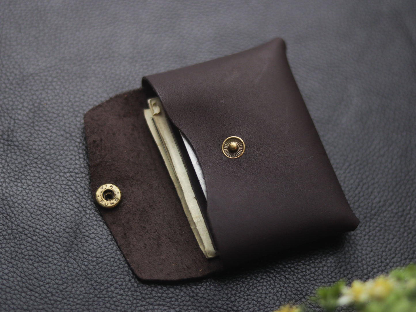 Stitchless minimalist Leather wallet & cardholder Deep Purple grip