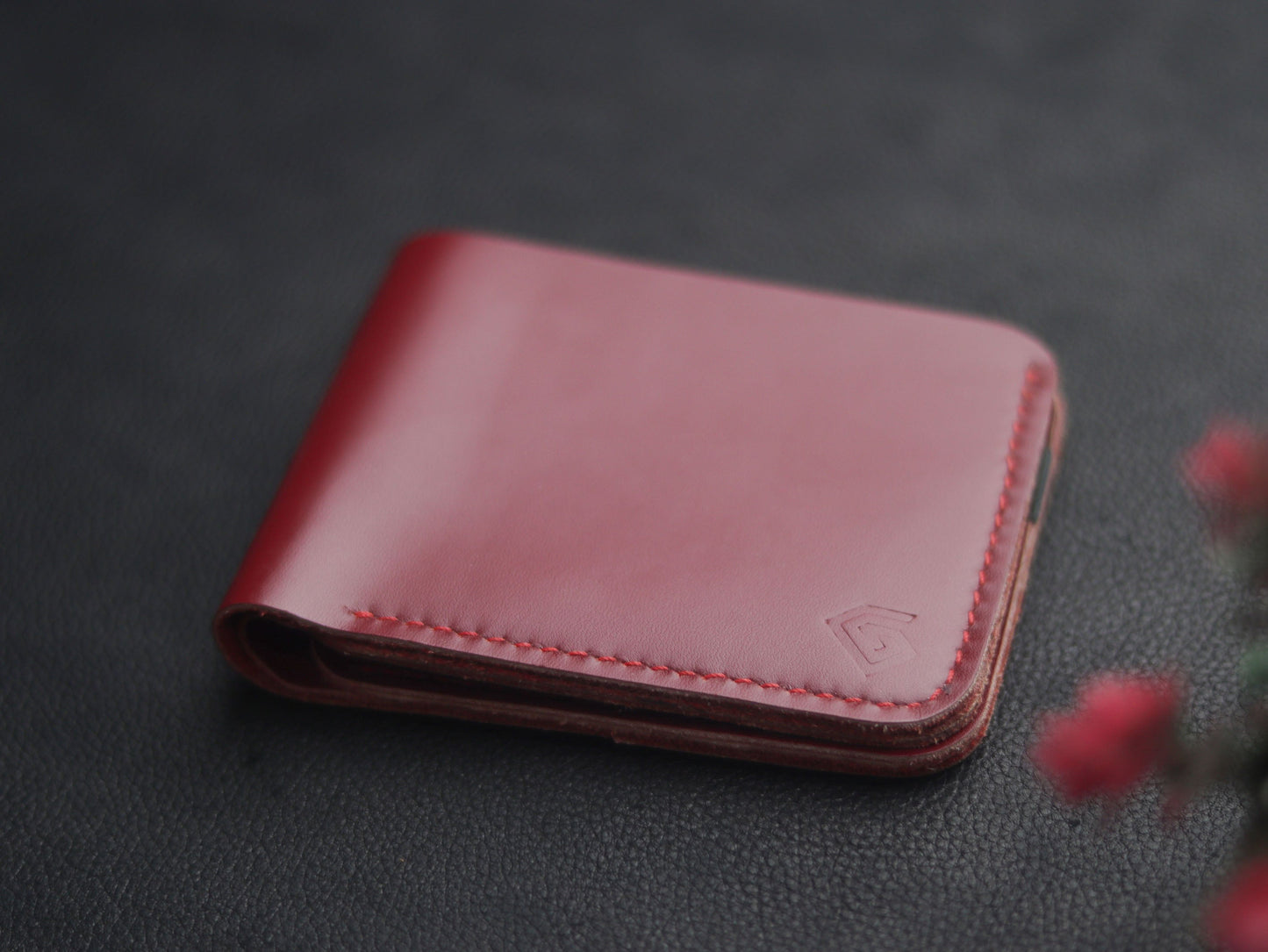 GROOM 2.0 LEATHER WALLET CRIMSON RED grip