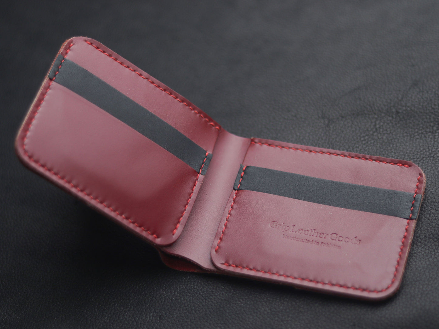 GROOM 2.0 LEATHER WALLET CRIMSON RED grip