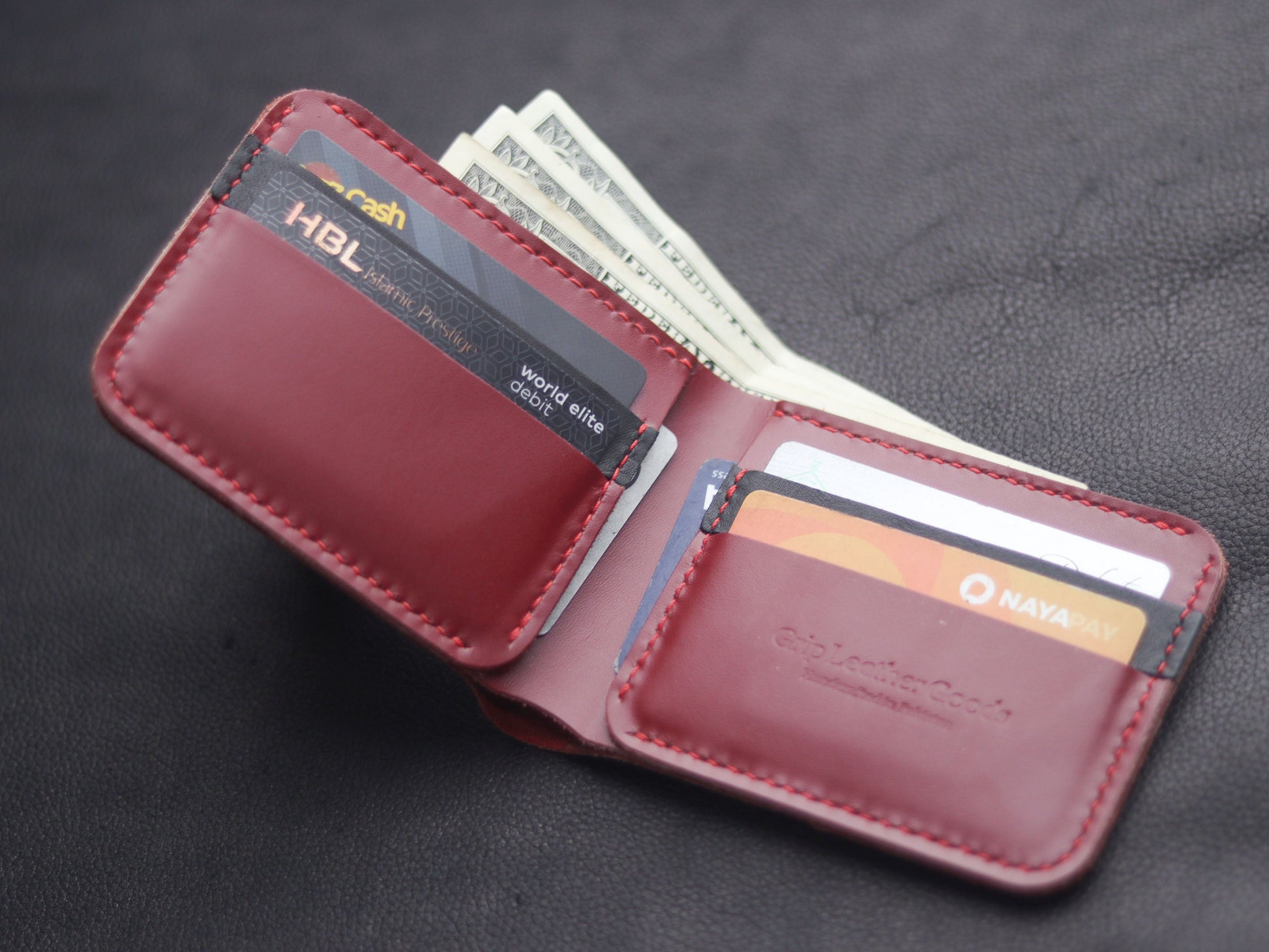 GROOM 2.0 LEATHER WALLET CRIMSON RED grip