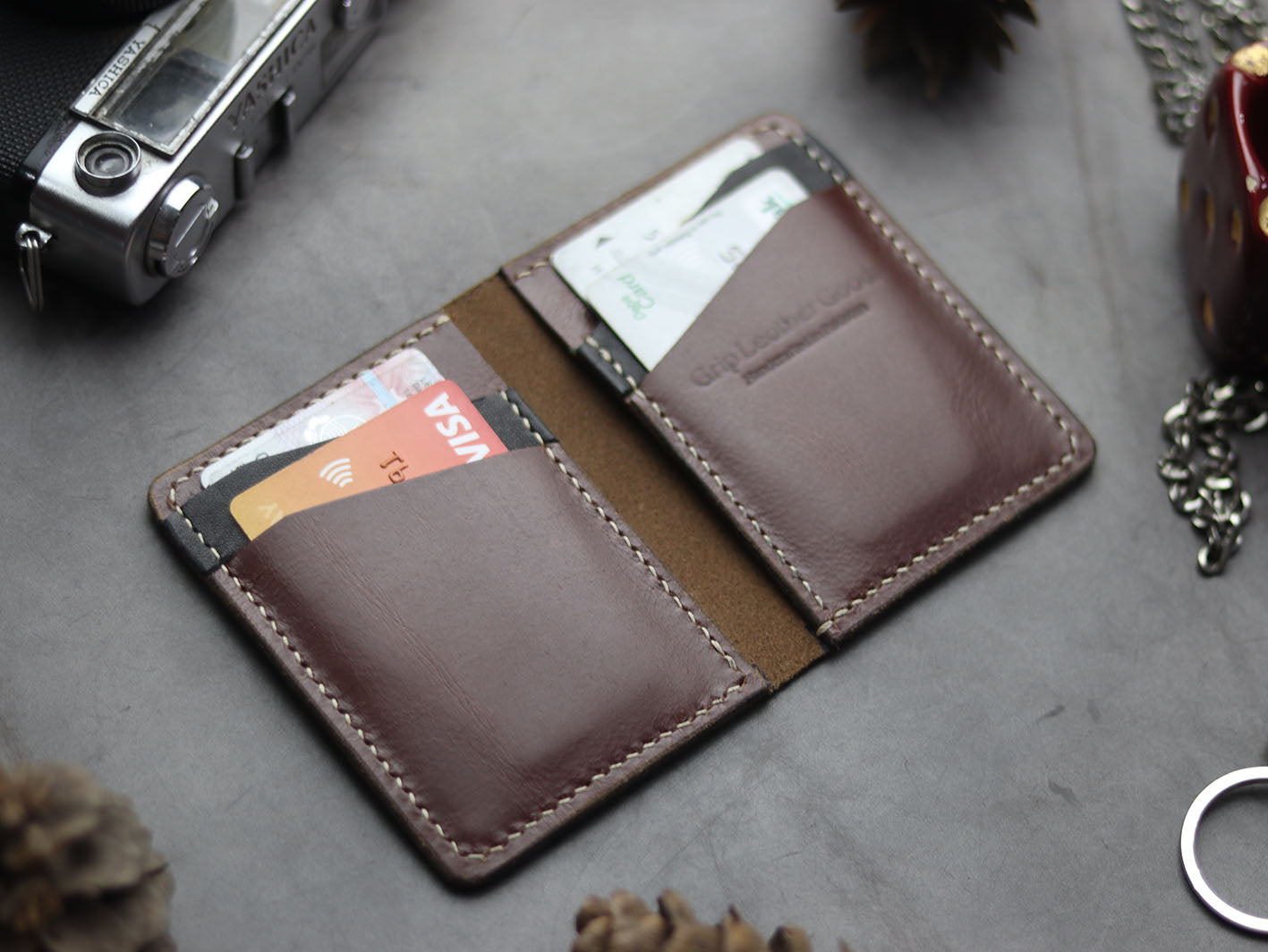 BIFOLD CARD HOLDER – grip