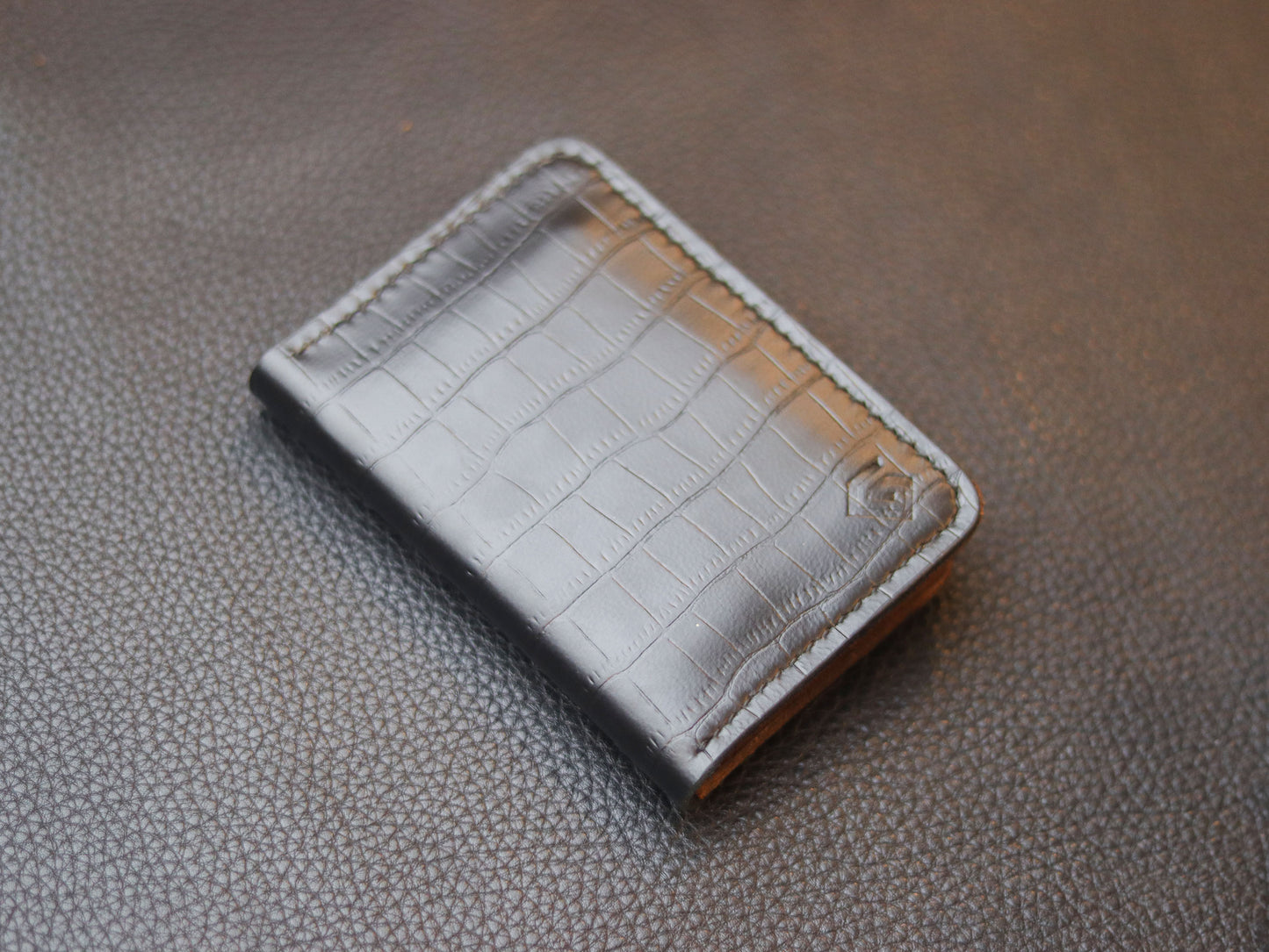 BI-FOLD SNAP WALLET CHIFFON WHITE AND BLACK