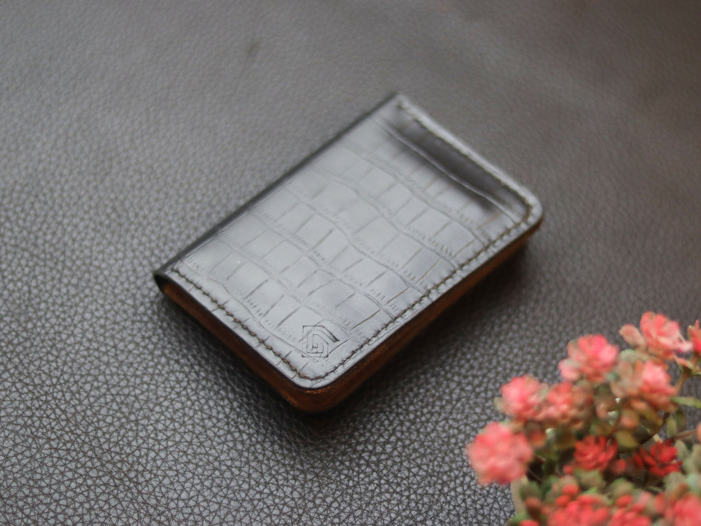 BI-FOLD SNAP WALLET CHIFFON WHITE AND BLACK