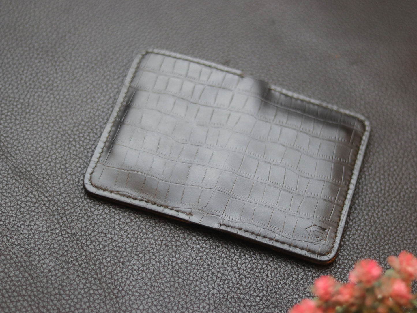 BI-FOLD SNAP WALLET CHIFFON WHITE AND BLACK
