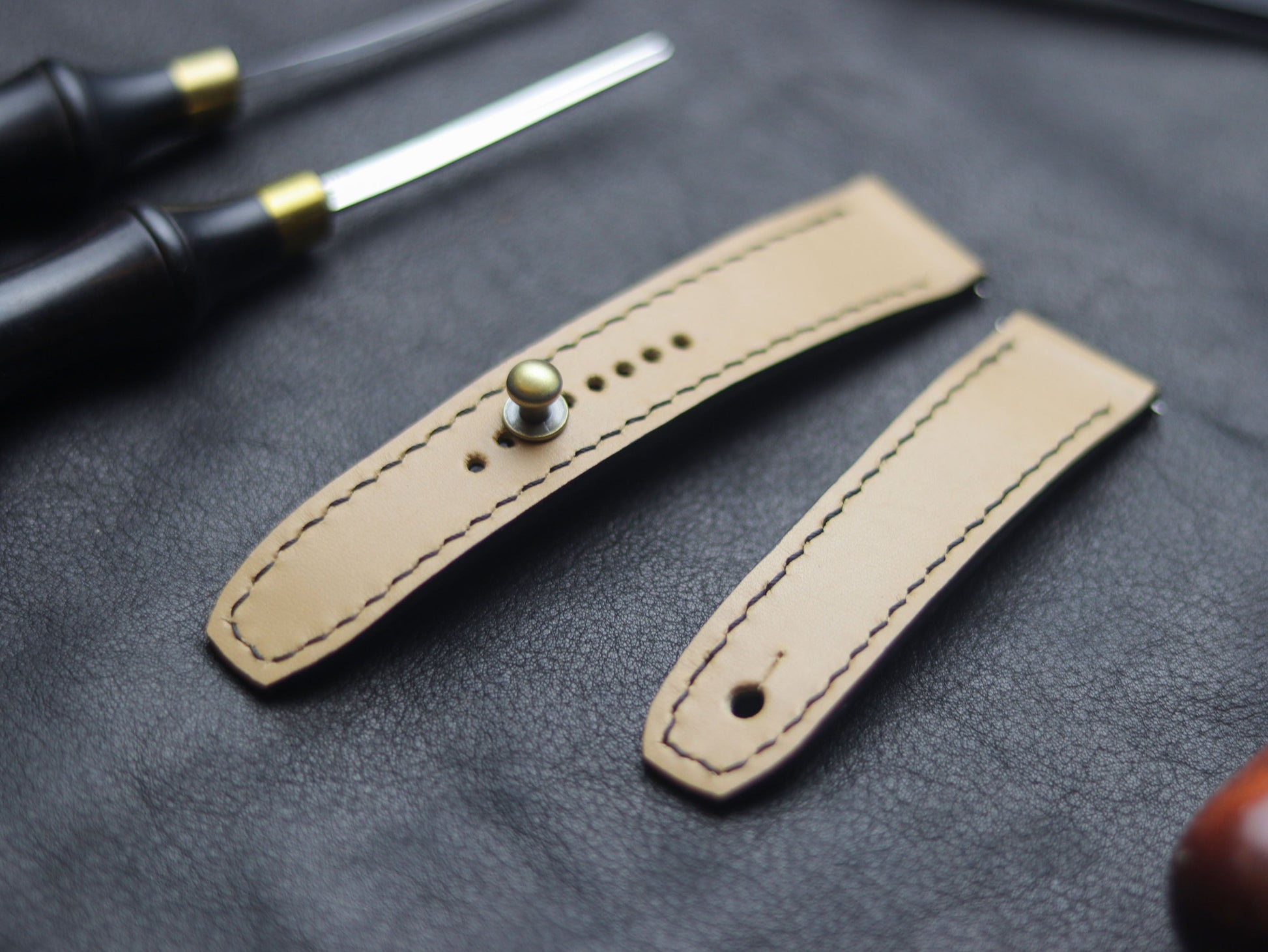 CHIFFON WHITE  (BLACK) - FULL STITCHED WATCH STRAPS grip