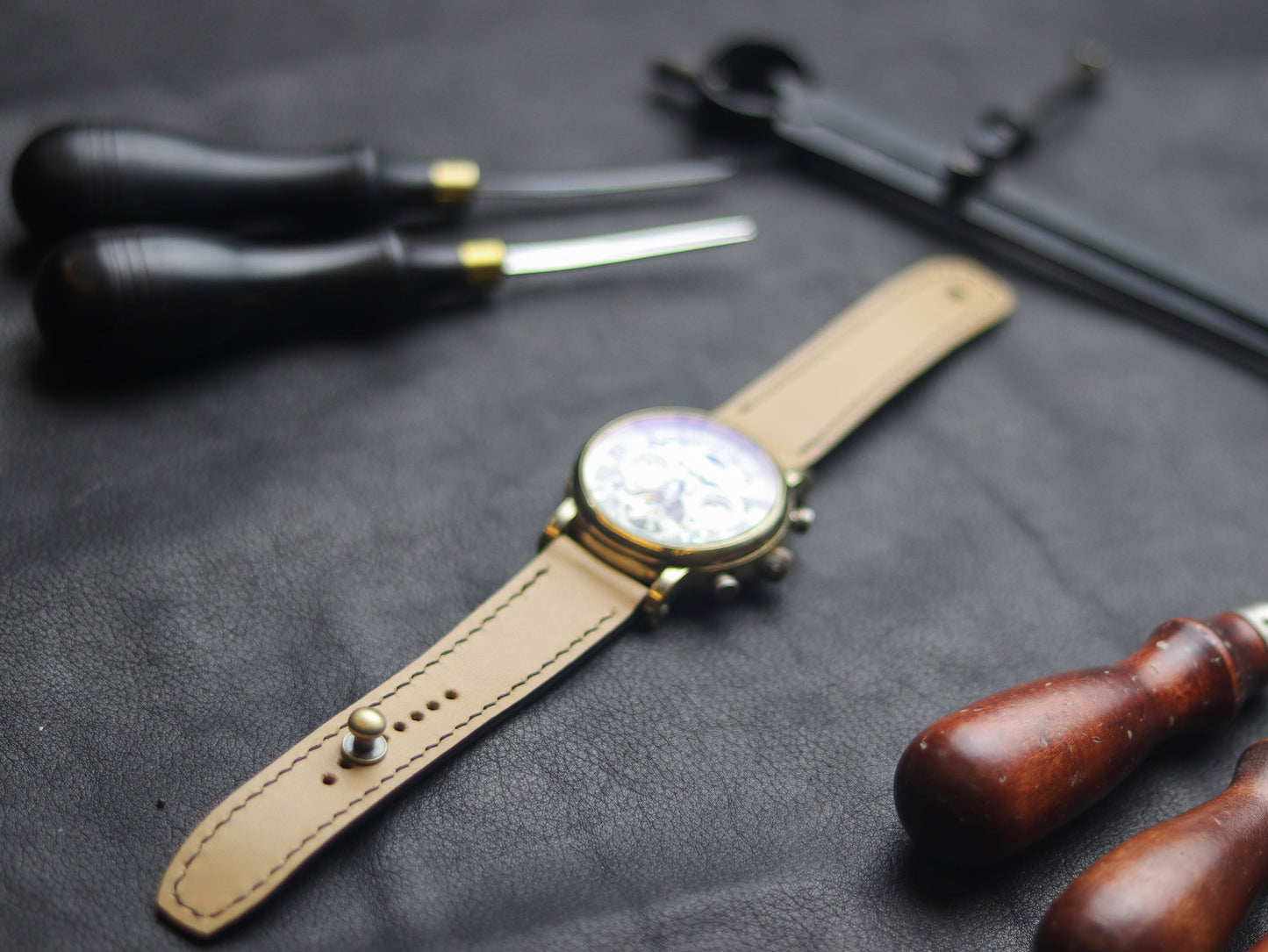 CHIFFON WHITE  (BLACK) - FULL STITCHED WATCH STRAPS grip