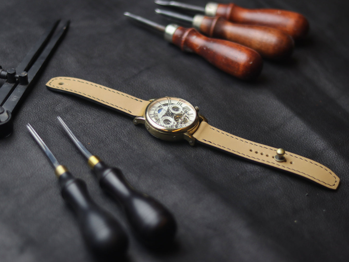 CHIFFON WHITE  (BLACK) - FULL STITCHED WATCH STRAPS grip