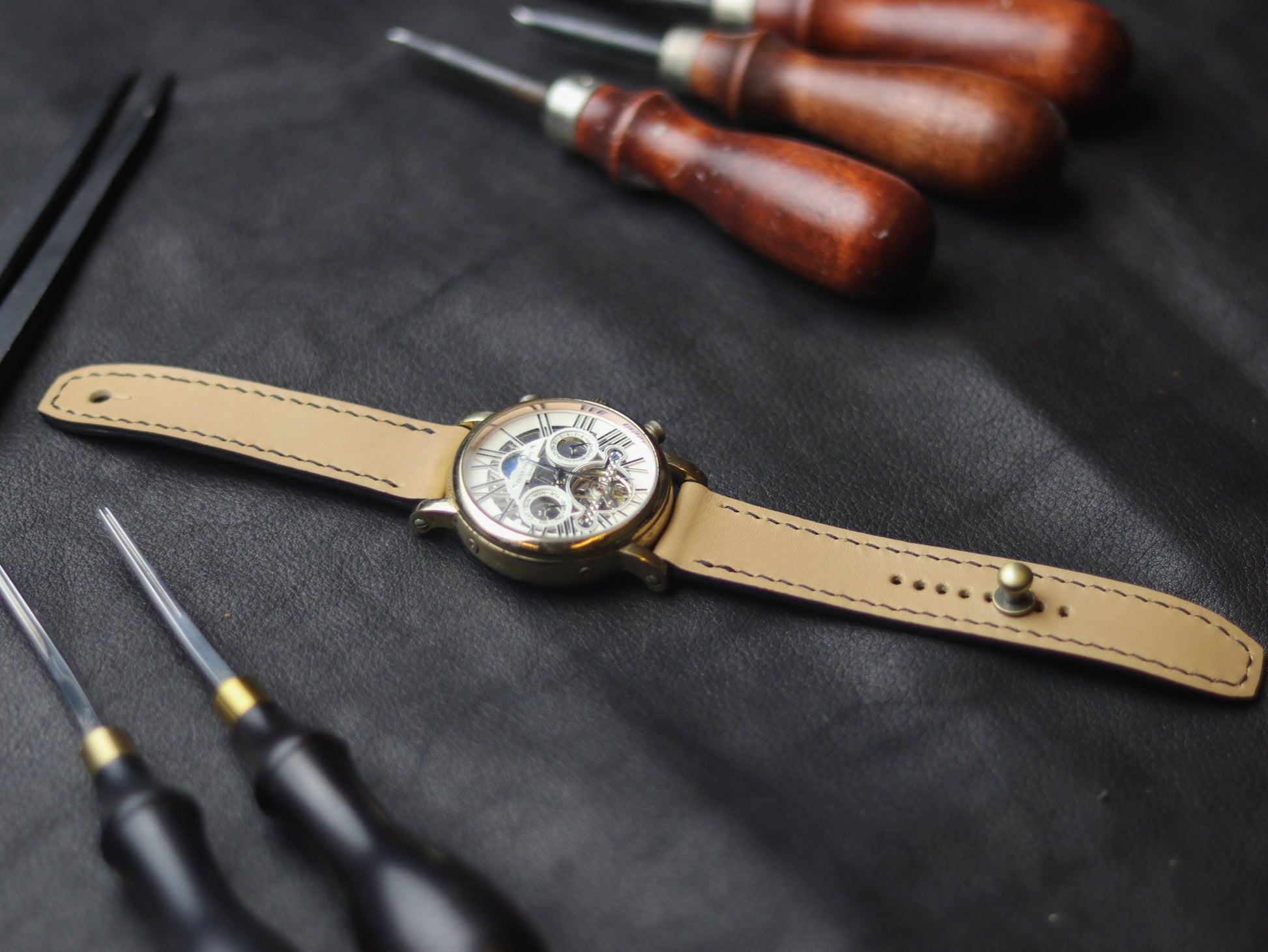 CHIFFON WHITE  (BLACK) - FULL STITCHED WATCH STRAPS grip