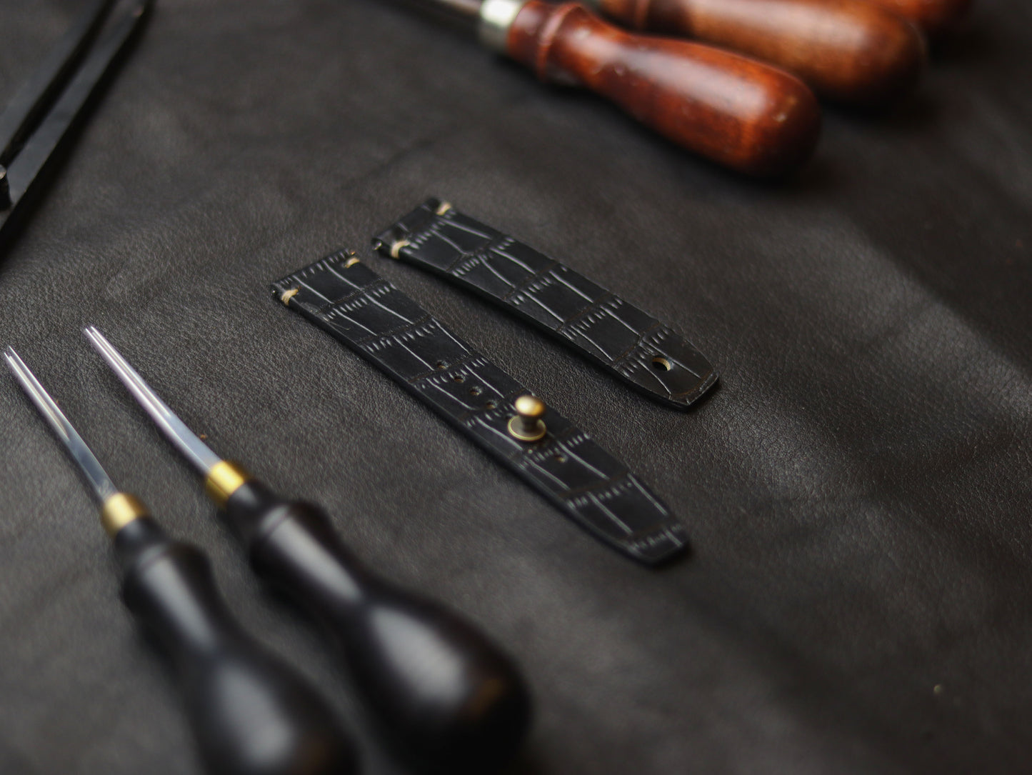PANTOM BLACK (BEACH) - MINIMAL STITCHED WATCH STRAPS