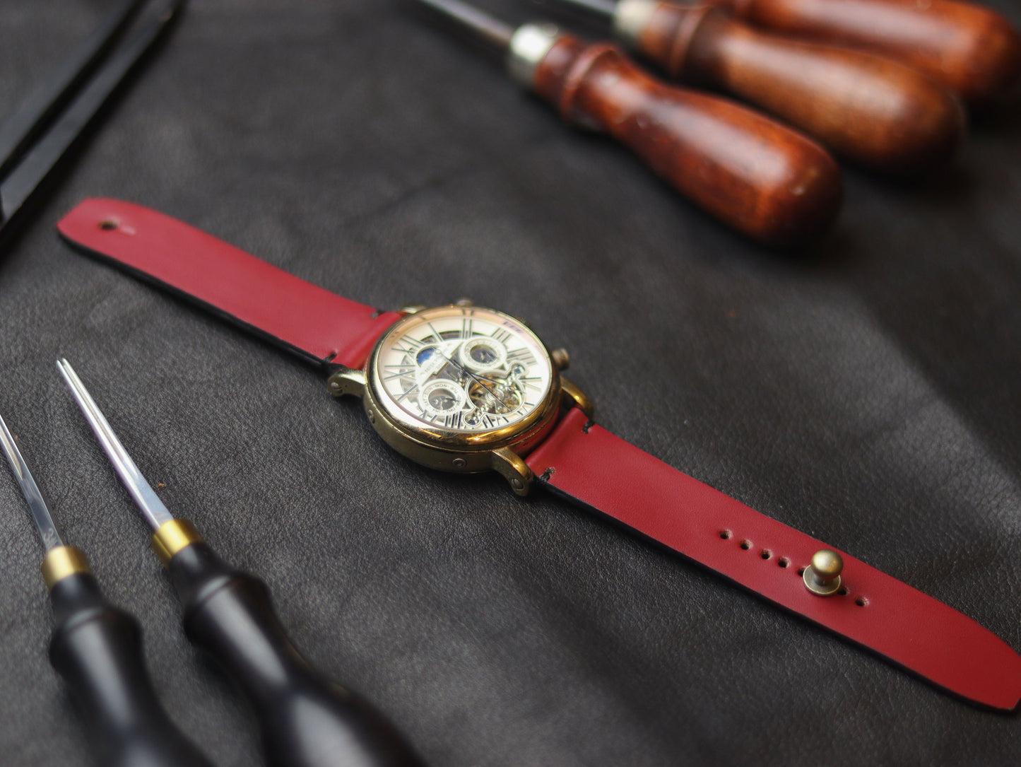 CRIMSON RED  (BLACK) - MINIMAL STITCHED WATCH STRAPS