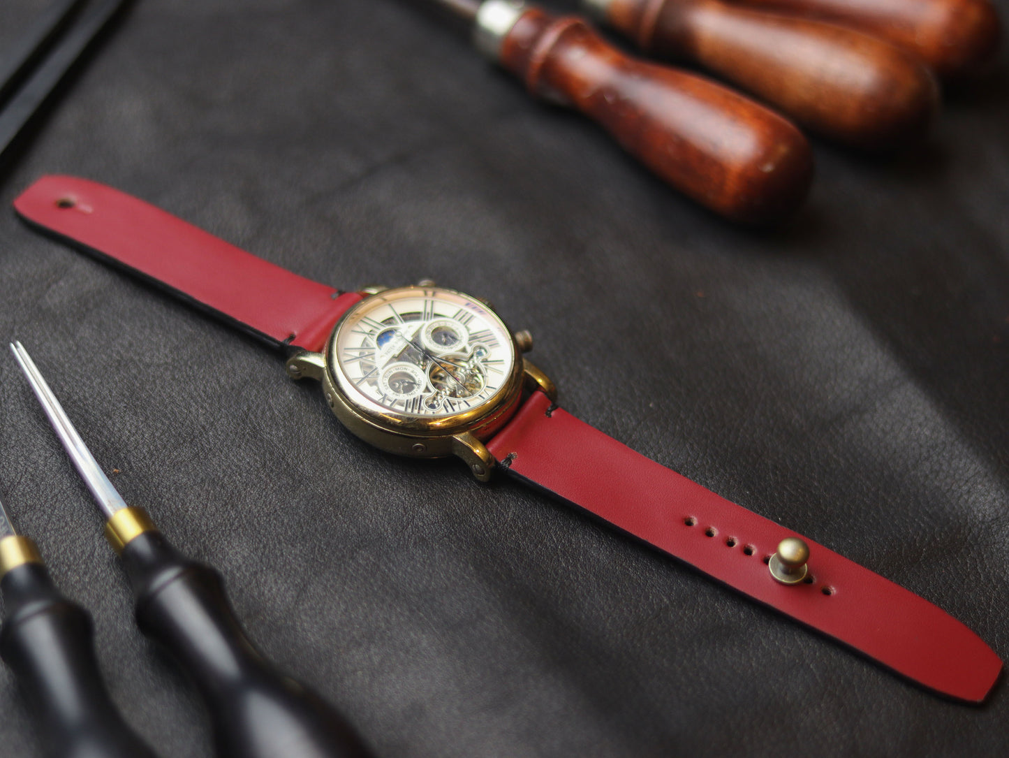 CRIMSON RED  (BLACK) - MINIMAL STITCHED WATCH STRAPS