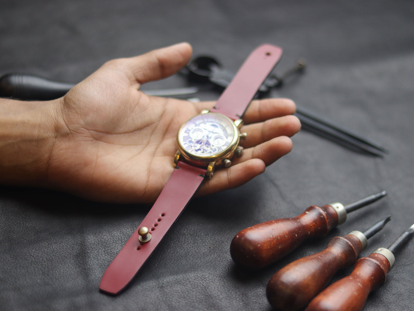 CRIMSON RED  (BLACK) - MINIMAL STITCHED WATCH STRAPS