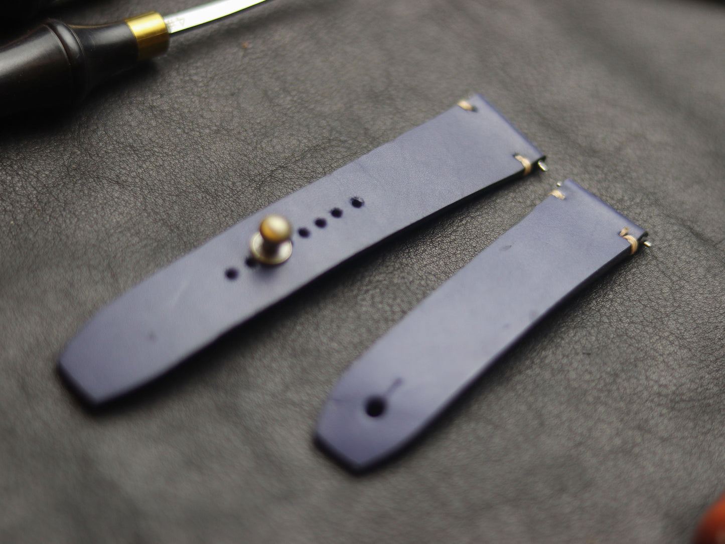 CLASSIC BLUE (BEACH) - MINIMAL STITCHED WATCH STRAPS grip