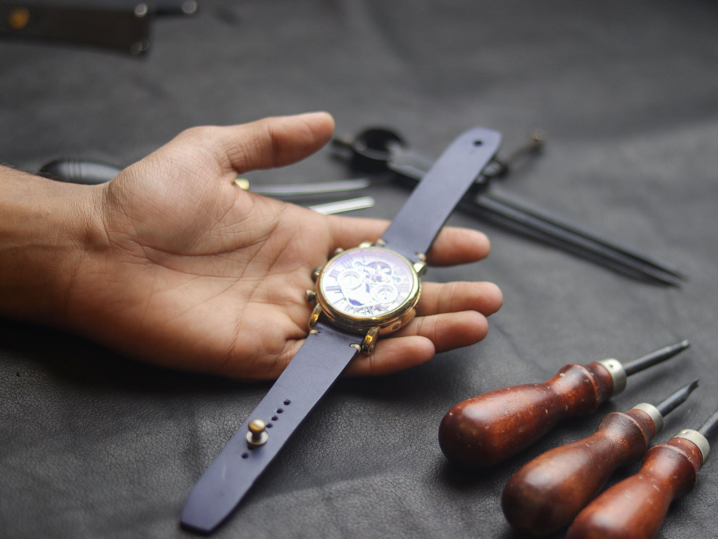 CLASSIC BLUE (BEACH) - MINIMAL STITCHED WATCH STRAPS grip