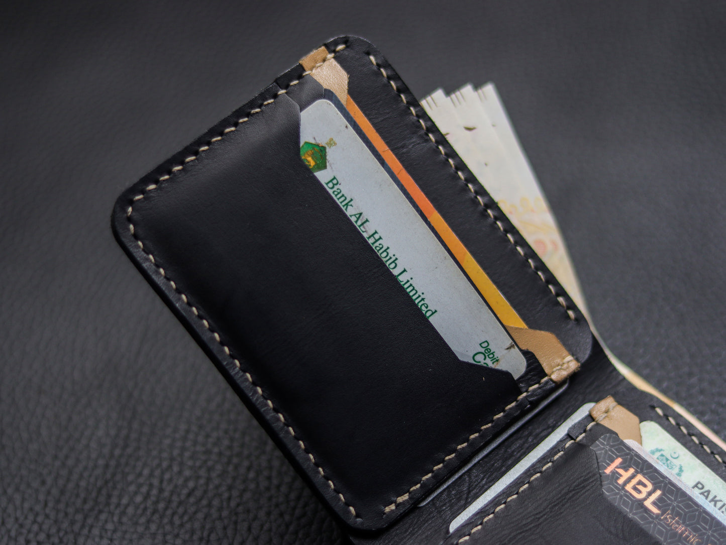 URBAN LEATHER WALLET CHARCOLE BLACK & CHIFFON WHITE