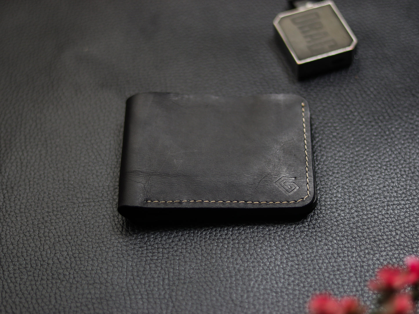 URBAN LEATHER WALLET CHARCOLE BLACK & CHIFFON WHITE