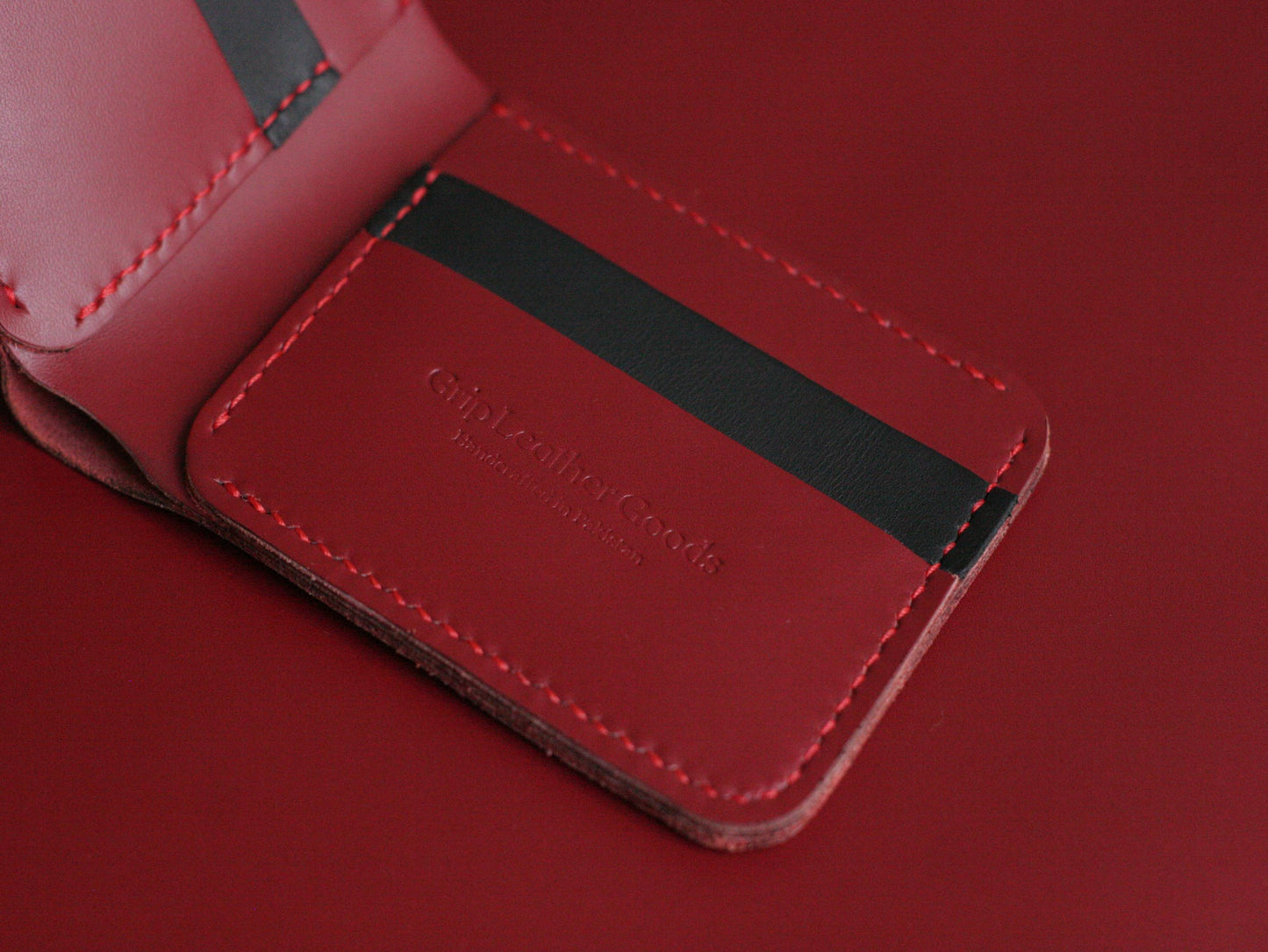 GROOM 2.0 LEATHER WALLET CRIMSON RED grip
